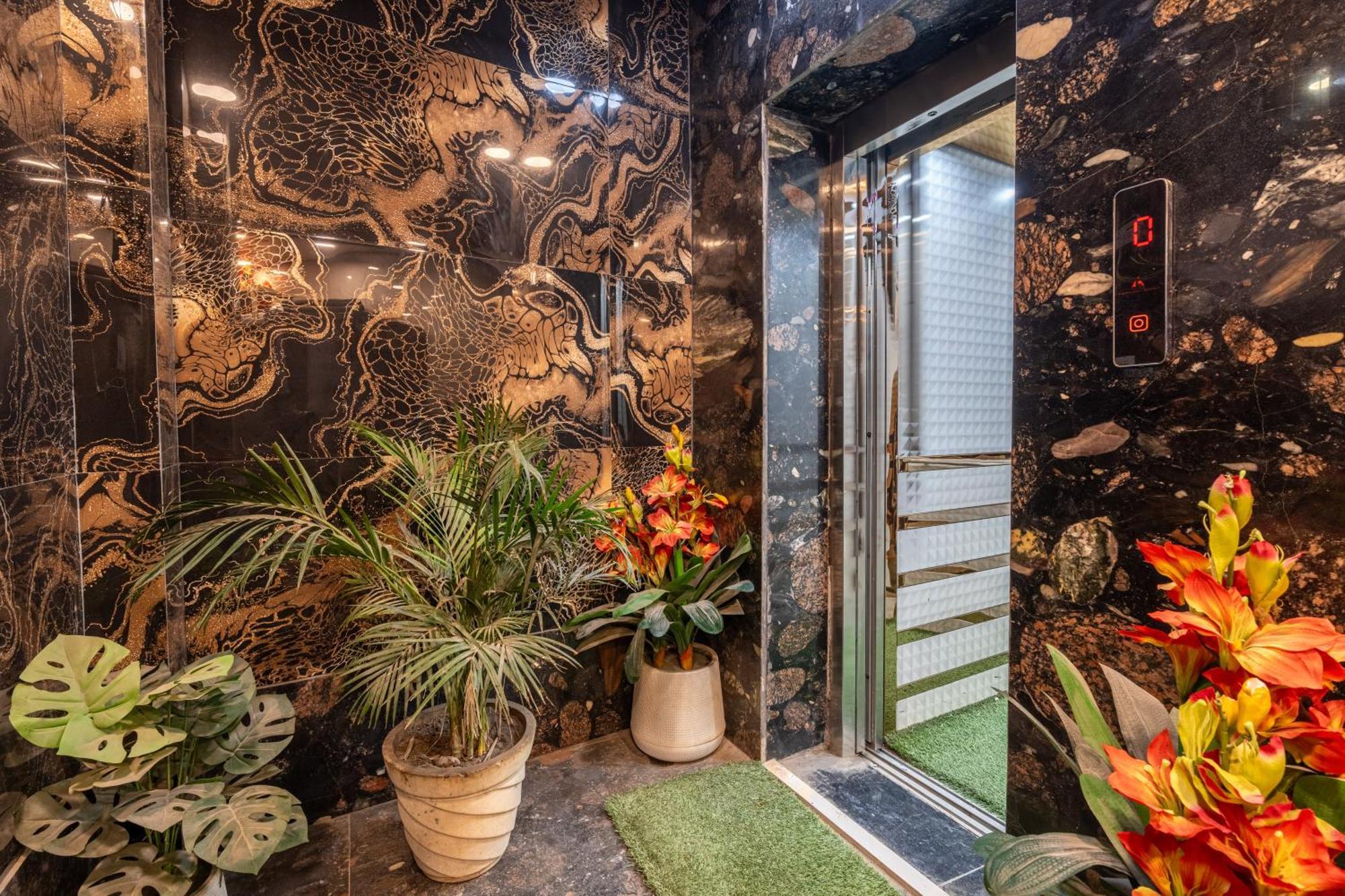 شقة Homlee-Vintage 2Bhk-Ndls-Lift-Bharat Mandapam نيودلهي المظهر الخارجي الصورة
