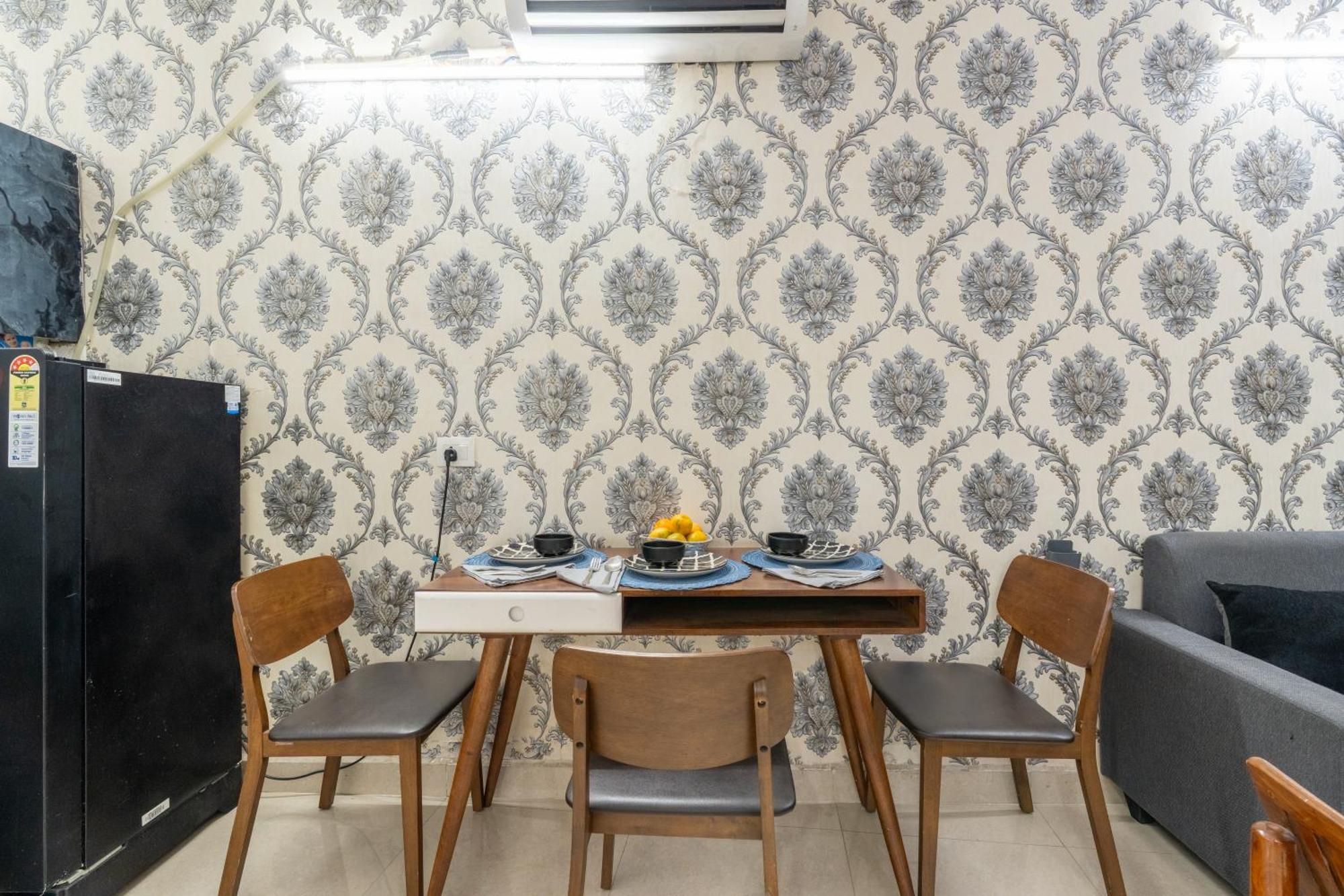 شقة Homlee-Vintage 2Bhk-Ndls-Lift-Bharat Mandapam نيودلهي المظهر الخارجي الصورة